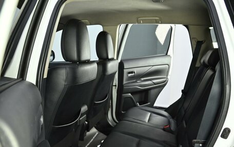 Mitsubishi Outlander III рестайлинг 3, 2013 год, 1 105 000 рублей, 13 фотография
