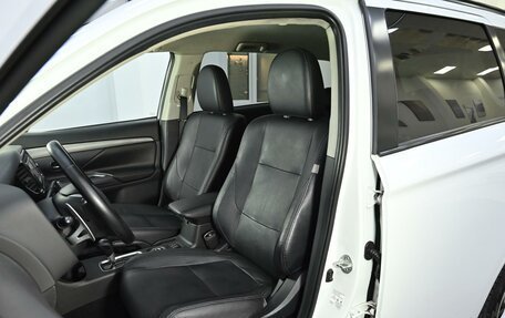 Mitsubishi Outlander III рестайлинг 3, 2013 год, 1 105 000 рублей, 7 фотография