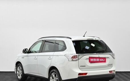Mitsubishi Outlander III рестайлинг 3, 2013 год, 1 105 000 рублей, 2 фотография
