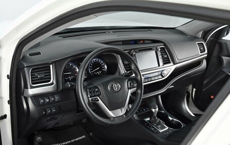 Toyota Highlander III, 2015 год, 2 525 000 рублей, 6 фотография