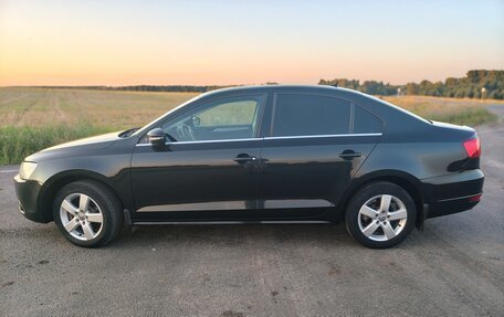 Volkswagen Jetta VI, 2013 год, 860 000 рублей, 2 фотография