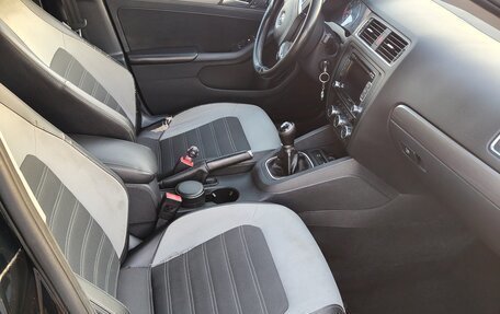Volkswagen Jetta VI, 2013 год, 860 000 рублей, 18 фотография