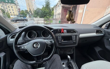 Volkswagen Tiguan II, 2017 год, 2 070 000 рублей, 10 фотография