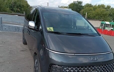 Hyundai Staria, 2022 год, 4 600 000 рублей, 2 фотография