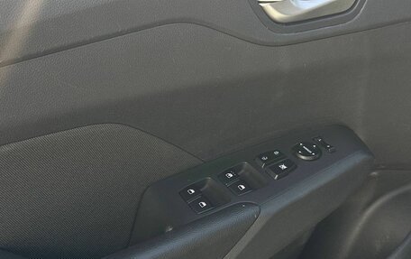 Hyundai Solaris II рестайлинг, 2017 год, 1 300 000 рублей, 17 фотография
