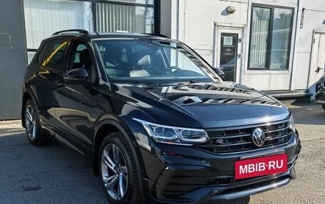Volkswagen Tiguan II, 2021 год, 4 100 000 рублей, 3 фотография