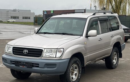 Toyota Land Cruiser 100 рестайлинг 2, 2003 год, 1 450 000 рублей, 9 фотография