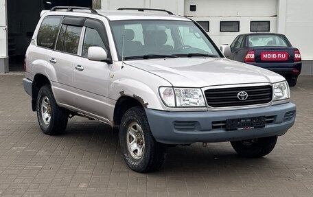 Toyota Land Cruiser 100 рестайлинг 2, 2003 год, 1 450 000 рублей, 7 фотография