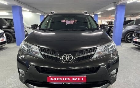 Toyota RAV4, 2015 год, 1 965 000 рублей, 2 фотография