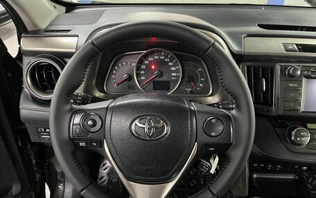 Toyota RAV4, 2015 год, 1 965 000 рублей, 12 фотография