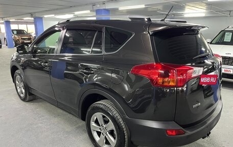 Toyota RAV4, 2015 год, 1 965 000 рублей, 6 фотография