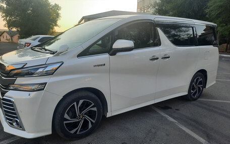 Toyota Vellfire II, 2017 год, 3 500 000 рублей, 2 фотография