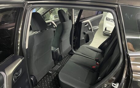 Toyota RAV4, 2015 год, 1 965 000 рублей, 18 фотография