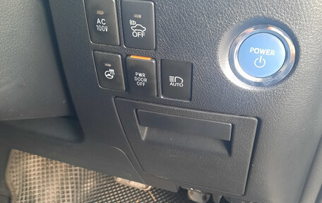 Toyota Vellfire II, 2017 год, 3 500 000 рублей, 12 фотография
