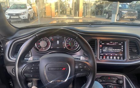 Dodge Challenger III рестайлинг 2, 2016 год, 3 699 999 рублей, 9 фотография