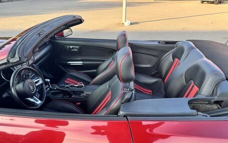 Ford Mustang VI рестайлинг, 2015 год, 2 390 000 рублей, 9 фотография