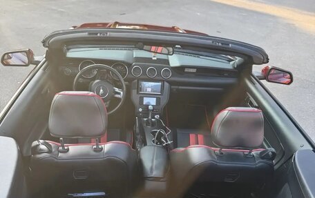 Ford Mustang VI рестайлинг, 2015 год, 2 390 000 рублей, 10 фотография