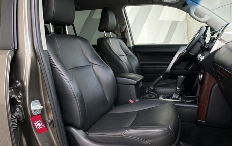Toyota Land Cruiser Prado 150 рестайлинг 2, 2014 год, 3 580 000 рублей, 29 фотография