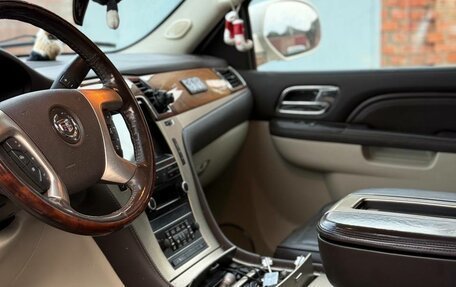Cadillac Escalade III, 2013 год, 2 400 000 рублей, 9 фотография