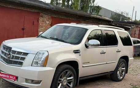 Cadillac Escalade III, 2013 год, 2 400 000 рублей, 7 фотография