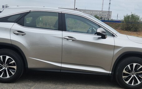 Lexus RX IV рестайлинг, 2020 год, 5 100 000 рублей, 3 фотография