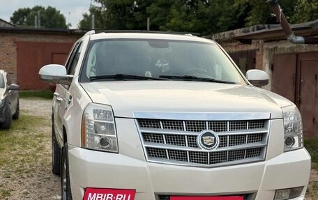Cadillac Escalade III, 2013 год, 2 400 000 рублей, 2 фотография