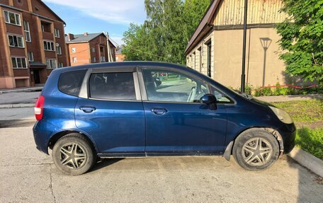 Honda Fit III, 2002 год, 310 000 рублей, 3 фотография