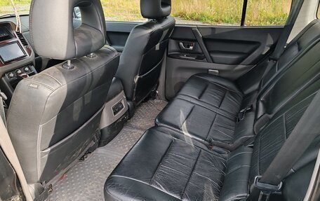 Mitsubishi Pajero III рестайлинг, 2005 год, 870 000 рублей, 11 фотография