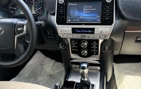 Toyota Land Cruiser Prado 150 рестайлинг 2, 2018 год, 4 800 000 рублей, 5 фотография