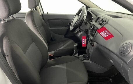 Renault Logan II, 2017 год, 780 000 рублей, 13 фотография