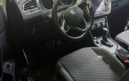 Volkswagen Tiguan II, 2018 год, 1 999 999 рублей, 3 фотография