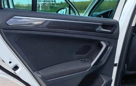 Volkswagen Tiguan II, 2018 год, 1 999 999 рублей, 7 фотография