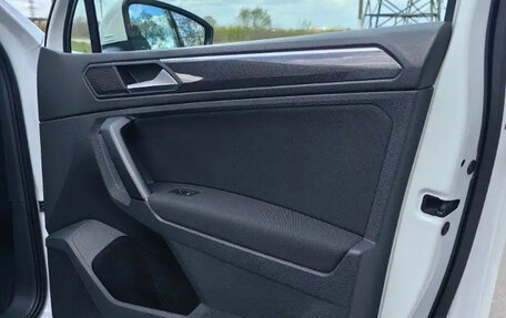 Volkswagen Tiguan II, 2018 год, 1 999 999 рублей, 9 фотография