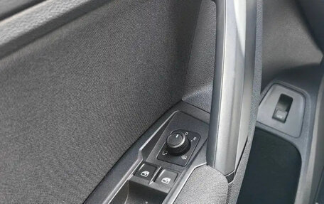 Volkswagen Tiguan II, 2018 год, 1 999 999 рублей, 11 фотография