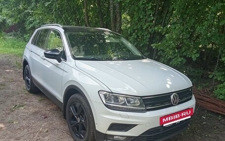 Volkswagen Tiguan II, 2018 год, 1 999 999 рублей, 2 фотография
