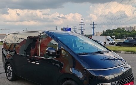 Hyundai Staria, 2021 год, 4 900 000 рублей, 3 фотография