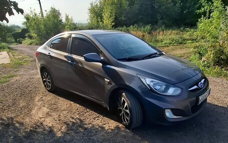 Hyundai Solaris II рестайлинг, 2011 год, 750 000 рублей, 4 фотография