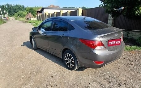 Hyundai Solaris II рестайлинг, 2011 год, 750 000 рублей, 2 фотография