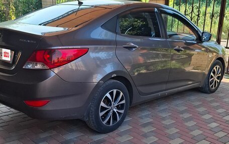 Hyundai Solaris II рестайлинг, 2011 год, 750 000 рублей, 13 фотография