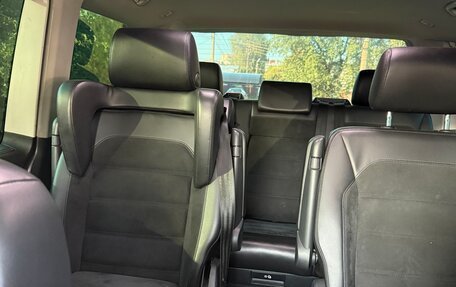 Volkswagen Multivan T6 рестайлинг, 2019 год, 3 900 000 рублей, 11 фотография