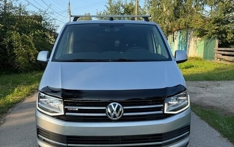 Volkswagen Multivan T6 рестайлинг, 2019 год, 3 900 000 рублей, 2 фотография