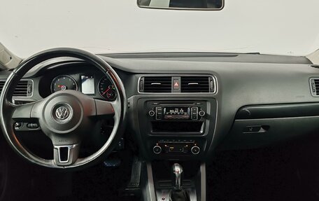 Volkswagen Jetta VI, 2012 год, 979 000 рублей, 14 фотография