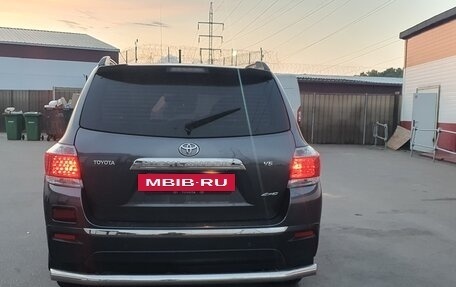 Toyota Highlander III, 2012 год, 1 599 000 рублей, 4 фотография