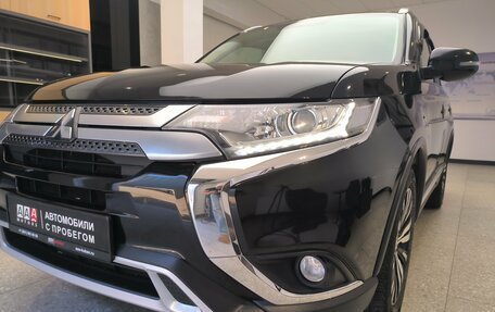 Mitsubishi Outlander III рестайлинг 3, 2019 год, 2 460 000 рублей, 6 фотография