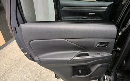 Mitsubishi Outlander III рестайлинг 3, 2019 год, 2 460 000 рублей, 17 фотография