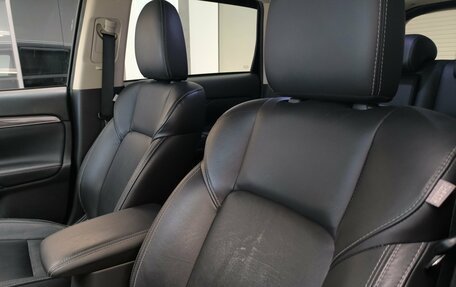 Mitsubishi Outlander III рестайлинг 3, 2019 год, 2 460 000 рублей, 35 фотография
