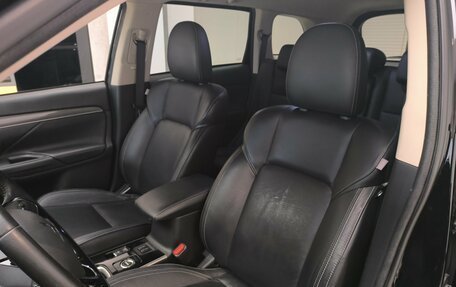 Mitsubishi Outlander III рестайлинг 3, 2019 год, 2 460 000 рублей, 36 фотография