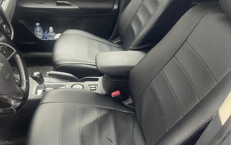 Mitsubishi Outlander III рестайлинг 3, 2012 год, 1 050 000 рублей, 10 фотография