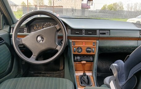 Mercedes-Benz E-Класс, 1992 год, 480 000 рублей, 8 фотография