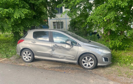 Peugeot 308 II, 2011 год, 350 000 рублей, 2 фотография